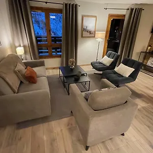  Apartment Spacious Ski-in Ski-out 4-6 Pax, 161 Sources De Marie Arc 1950 France